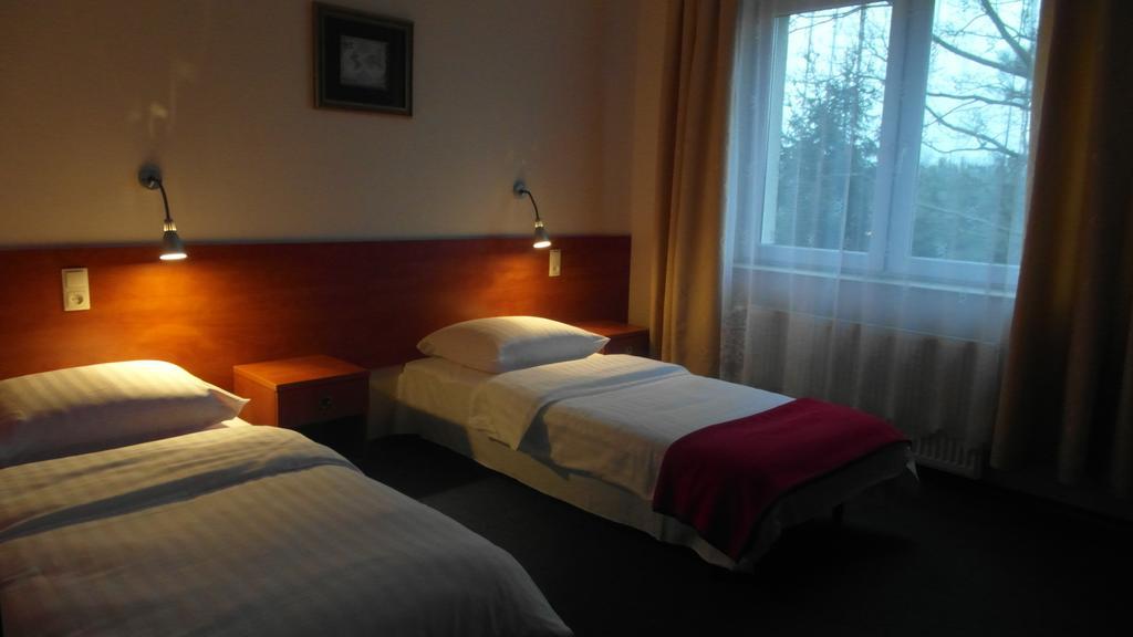 Hotel Julianów Varsóvia Exterior foto